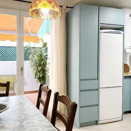 Apartment Lets Holidays With 2 Terraces *